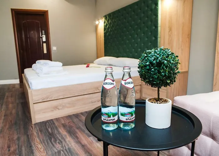 Valiza Hostel *